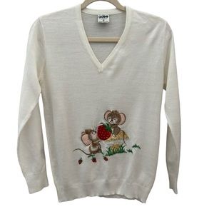 Ades Vintage Women’s Embroidered Long Sleeve Pullover Size Medium